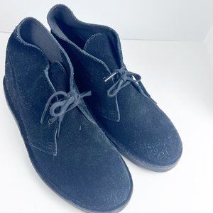 2/$30 Clarks Suede Boot 9.5M